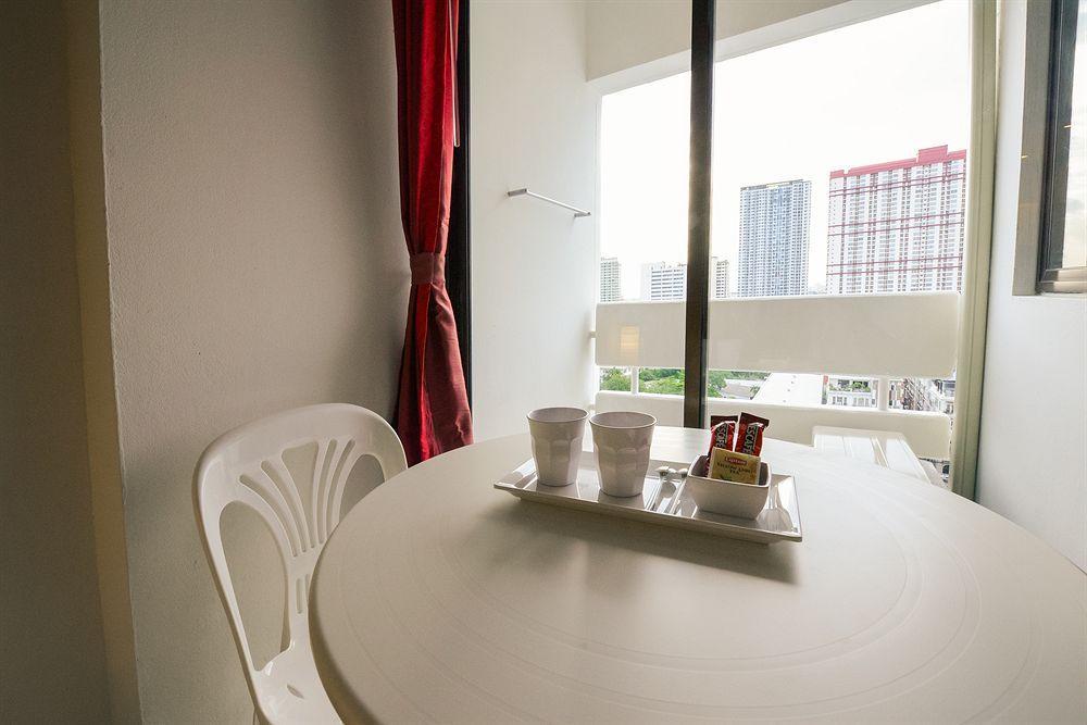 A-2 House Hostel Bangkok Exterior photo