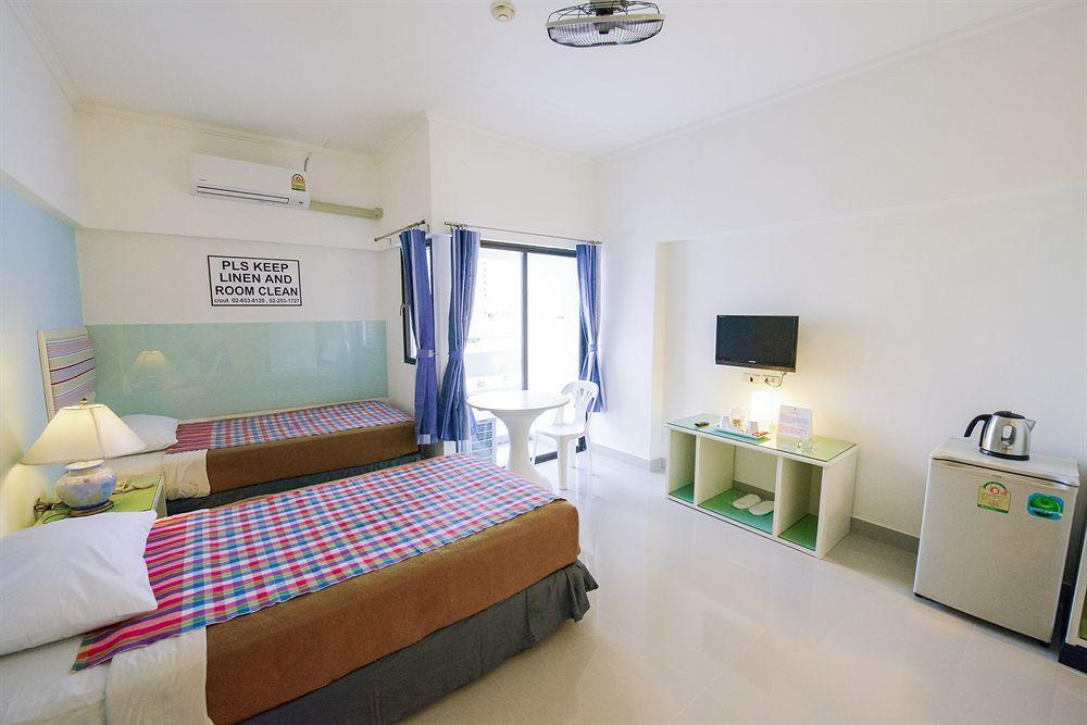 A-2 House Hostel Bangkok Exterior photo
